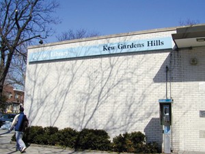 The Kew Gardens Hills Library before DDC’s renovation