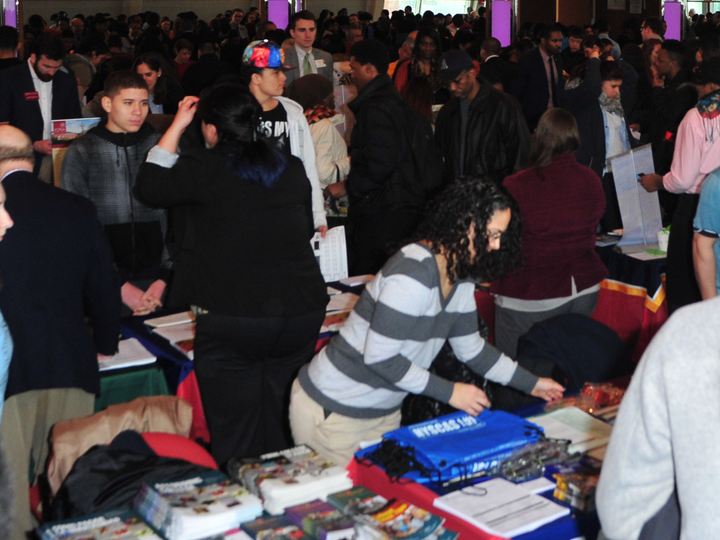 Students at the Latino Coollege Expo
