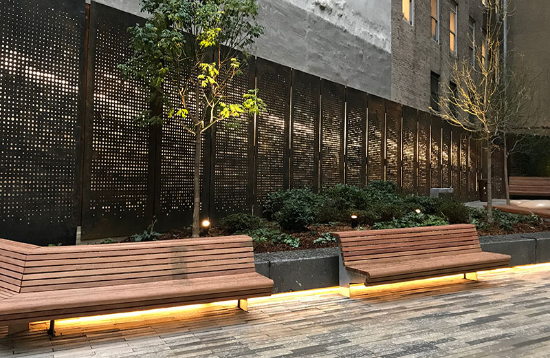 A well-lit plaza provides a sense of safety, and in addition, thoughtful lighting design can create unique experiences. 