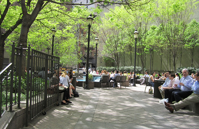  240 East 47th Street: Residential plaza, built in 1982 and modified in 2003